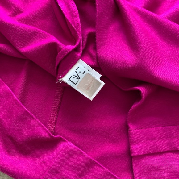 DVF Fuchsia Short Sleeve Ruched T-Shirt Dress - Picture 6 of 7